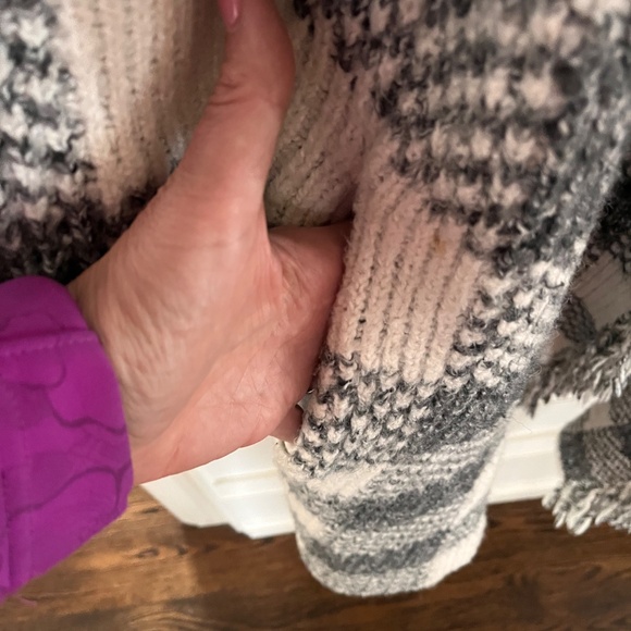 LINE Sweater Coat - Picture 5 of 10